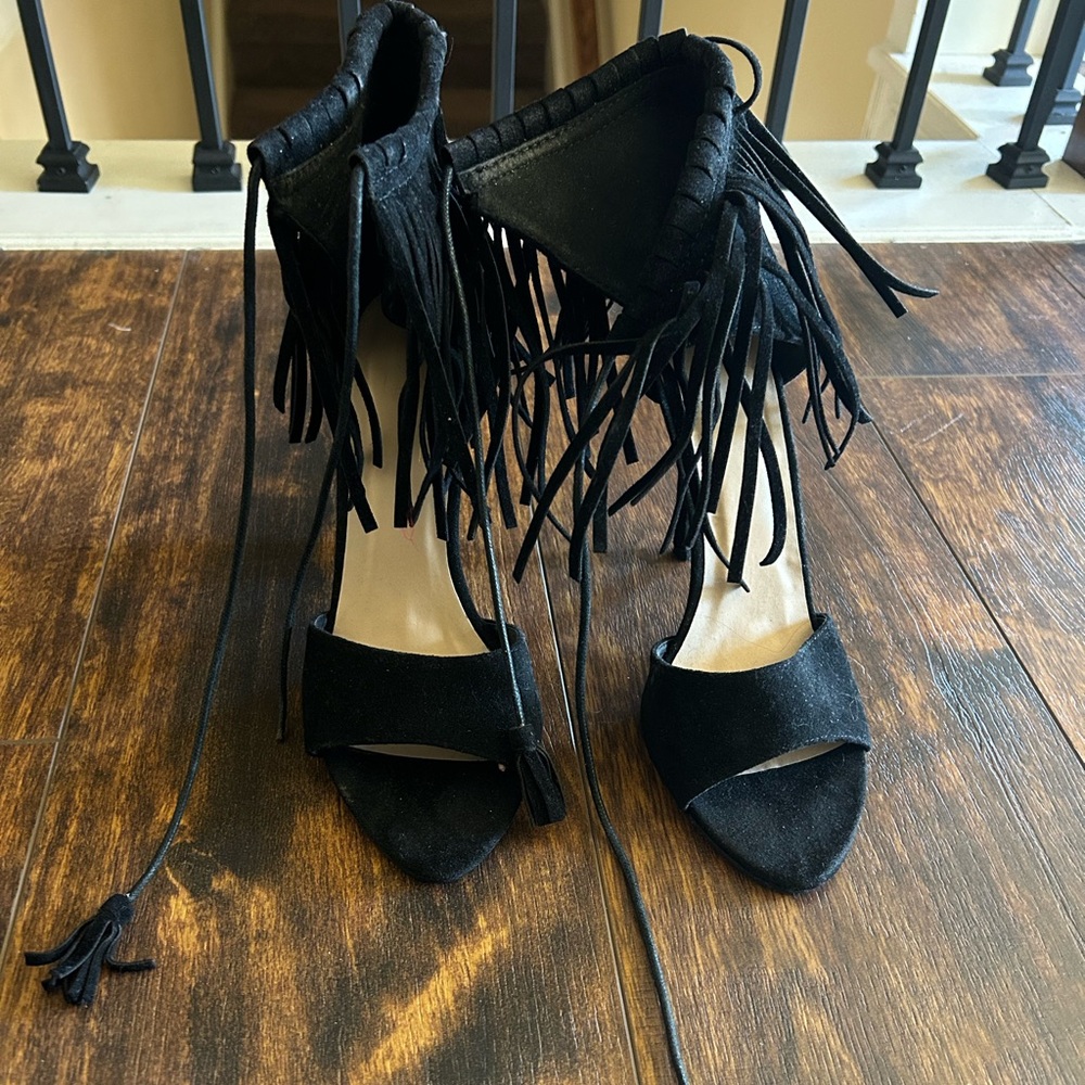 4-inch heels w/ Tassels